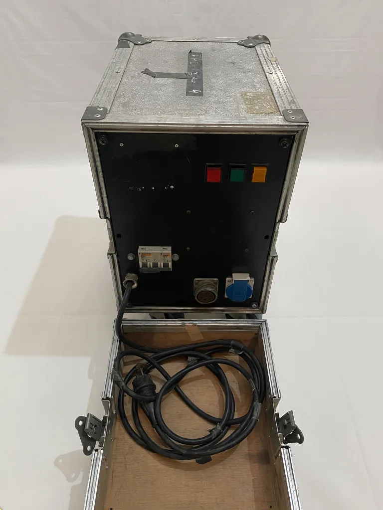 Balastro HMI 1200 con ruedas 2.webp