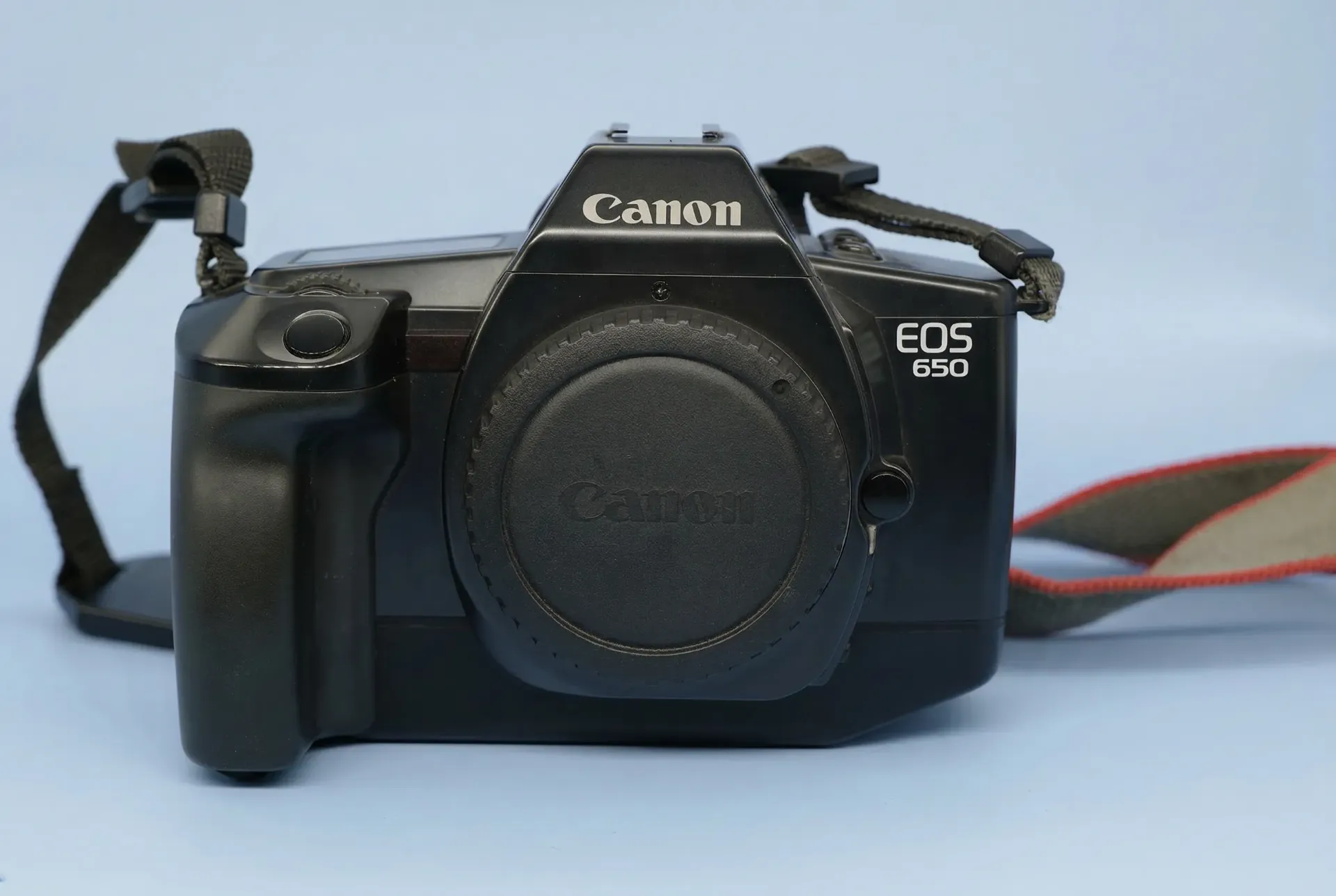 [SDC06040101010003] Cámara Canon EOS 650