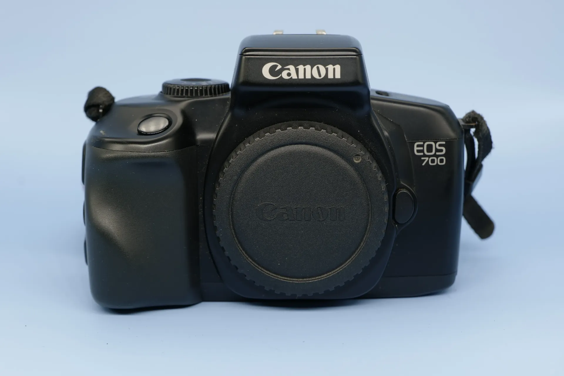 [SDC06040101010004] Cámara Canon EOS 700