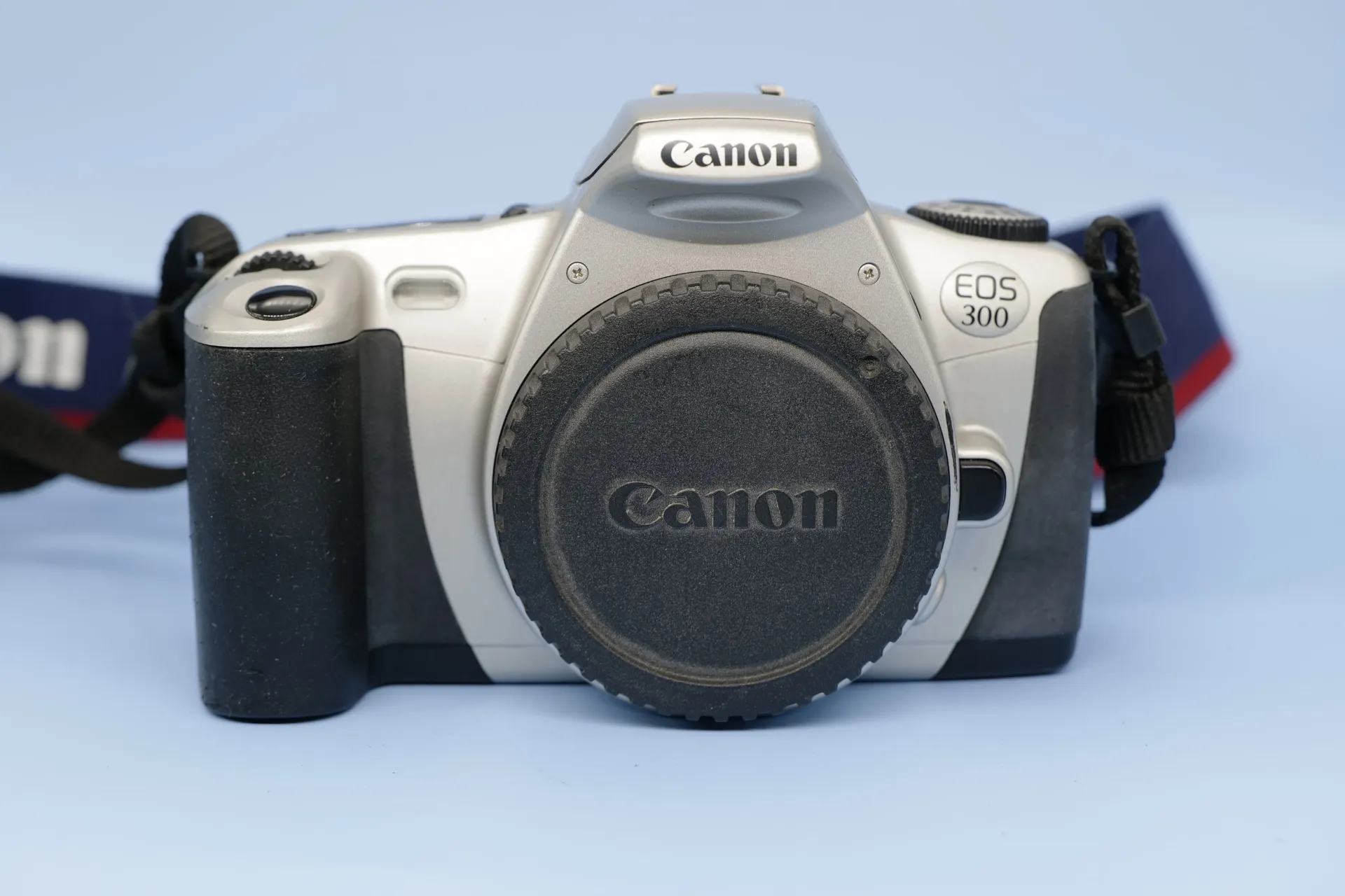 [SDC06040101010007] Cámara Canon EOS 300