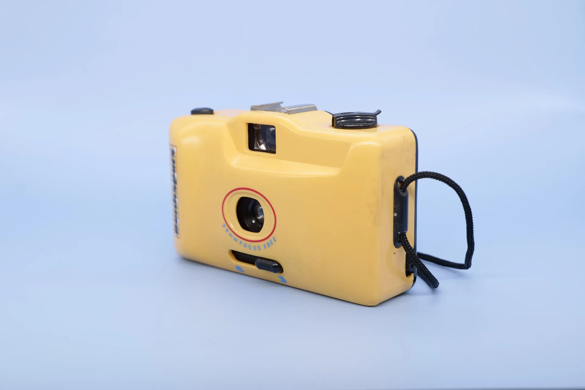 [SDC06040101020001] Cámara Denksport Point & Shoot Amarilla